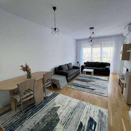 Lovely Apartment In Peja Citycenter Экстерьер фото