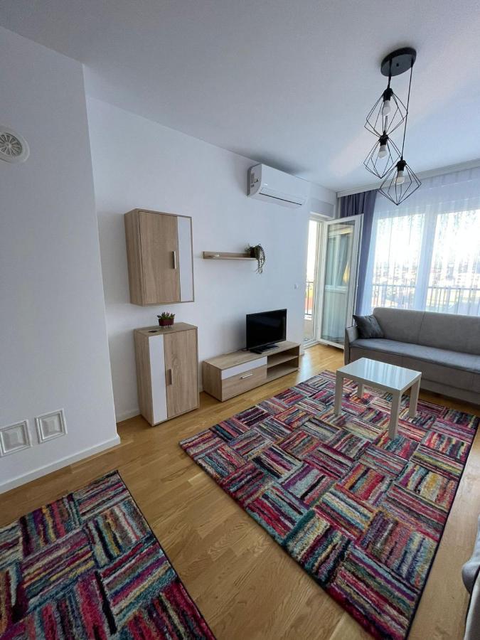 Lovely Apartment In Peja Citycenter Экстерьер фото