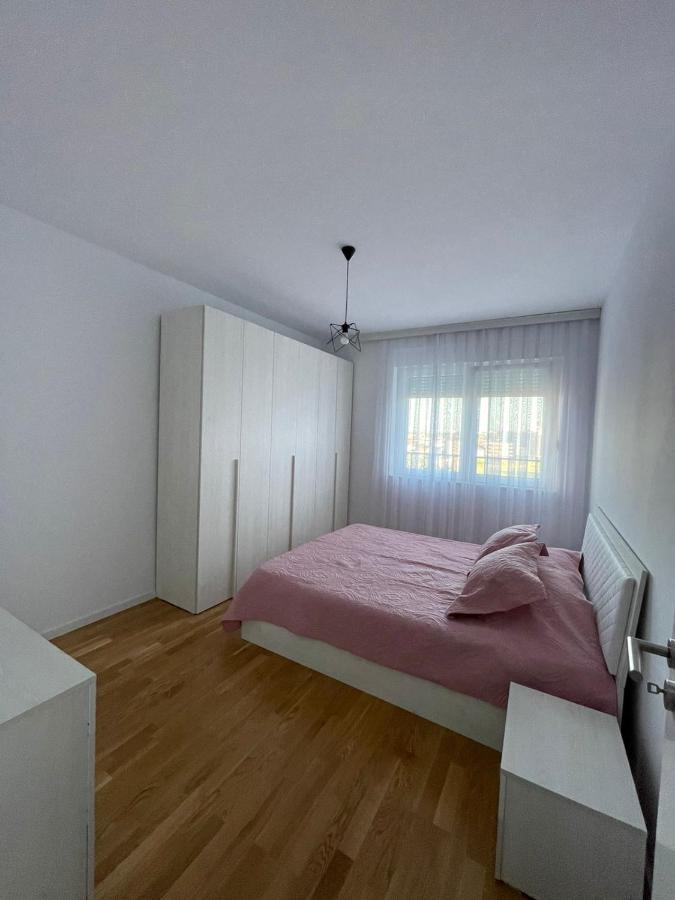 Lovely Apartment In Peja Citycenter Экстерьер фото